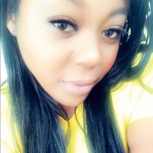 Meet your Posher, Saretta